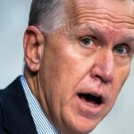 Thom Tillis: Pete Hegseth n'a aucune idée de ce qu'il fait. Aussi Thom Tillis: Non, je ne regrette pas de le confirmer