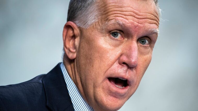Thom Tillis: Pete Hegseth n'a aucune idée de ce qu'il fait. Aussi Thom Tillis: Non, je ne regrette pas de le confirmer