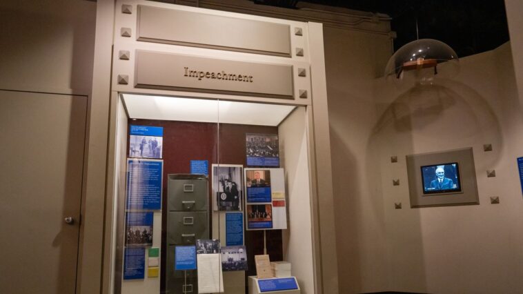 Smithsonian minimise l'affichage à double destitution de Trump