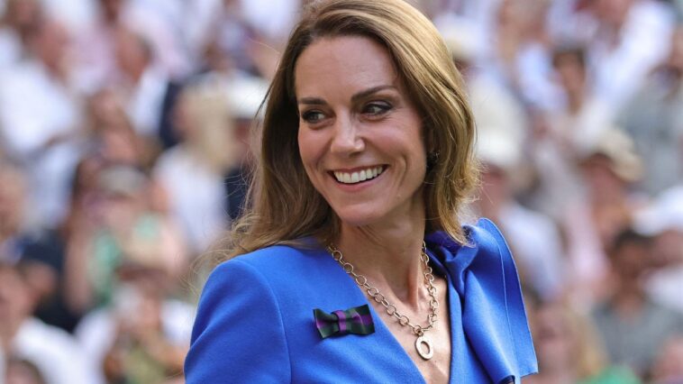 Comment les conseils du prince Philip ont changé la relation de Kate Middleton avec les médias