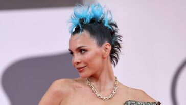 L'accessoire le plus tourné par la tête du Venise Film Festival 2025 est une coiffure artistique