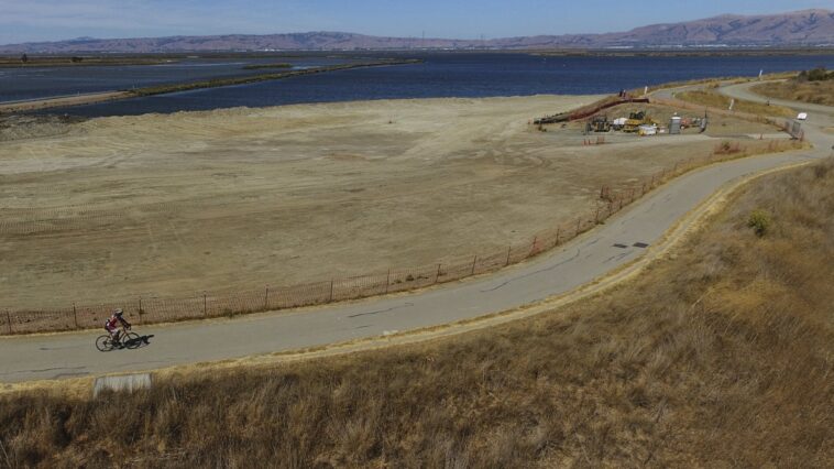 Communautés côtières Rétablissement des marais, des dunes, des récifs pour se protéger contre la montée des mers et des ondes de tempête