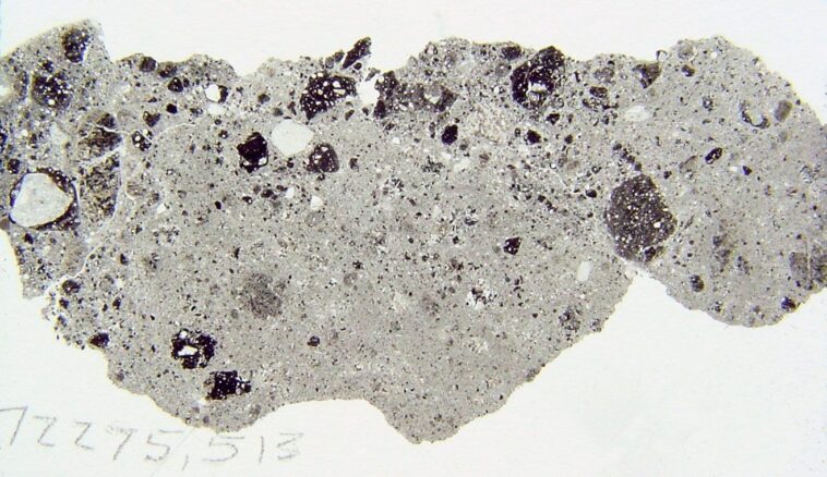 De quoi est la lune?