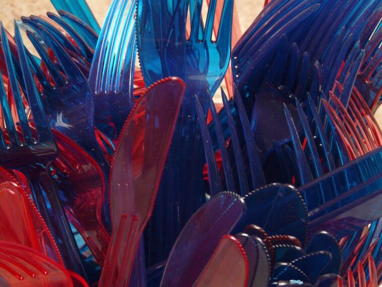 Déverrouiller les conducteurs de réduction volontaire de plastique à usage unique