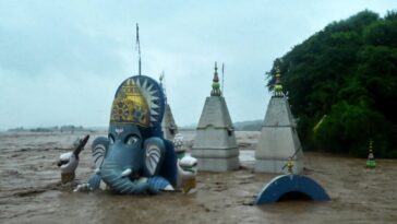 Inondations, les glissements de terrain tuent au moins 30 dans la région de Jammu en Inde