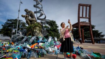 L'ONU commence une nouvelle offre pour forger un traité en plastique au milieu de la «crise mondiale»