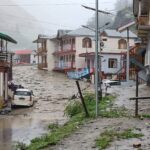La crue éclair lave la ville de l'Himalaya, tuant 4 La crue éclair lave la ville de l'Himalaya, tuant 4
