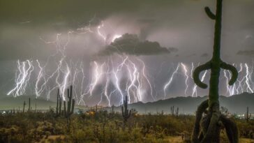 La foudre la plus longue «Mega-Flash» établit un nouveau record choquant