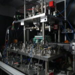 La technique améliorée AI-Assemble des tableaux sans défaut avec des milliers d'atomes