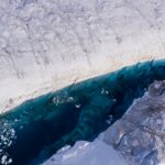 Lac de fusion sur 79 ° N Glacier déclenche des fissures durables et un soulèvement de la glace