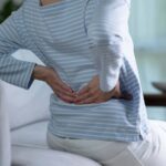 Le court cours de psychothérapie soulage les douleurs au bas du dos pendant trois ans