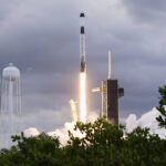 Les astronautes se lancent à la station spatiale après la mise à l'écart de la starliner troublée de Boeing