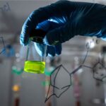 Les chercheurs découvrent comment certaines molécules de «stick» fonctionnent mieux pour l'imagerie médicale