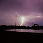 Les données du capteur met en lumière la foudre puissante dans les nuages