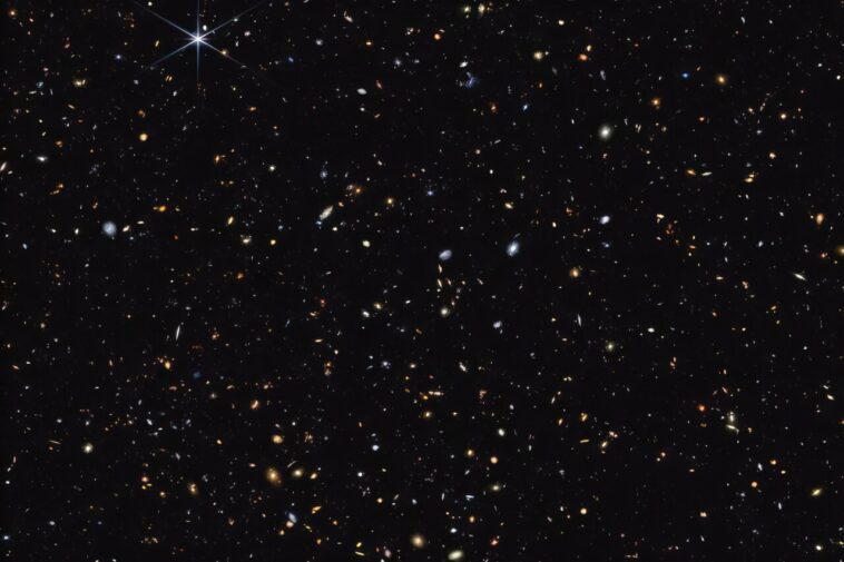 Les halos de matière noire tournant lentement peuvent expliquer mystérieux `` petits points rouges '' dans l'univers précoce Les halos de matière noire tournant lentement peuvent expliquer mystérieux `` petits points rouges '' dans l'univers précoce