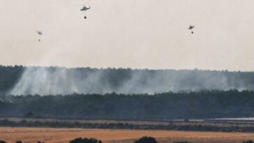 Les incendies de forêt meurtrières font rage à travers l'Espagne comme zone record des terres brûlées