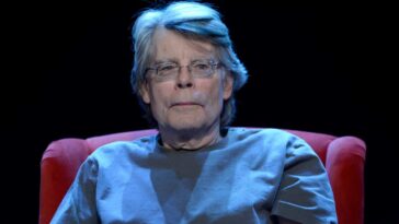 In The End of the World As We Know It, other writers are telling stories set in the post-apocalyptic world of Stephen King