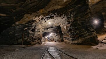 Les pays africains sont-ils conscients de leur propre richesse minérale? Le Ghana et le Rwanda offrent deux réponses très différentes