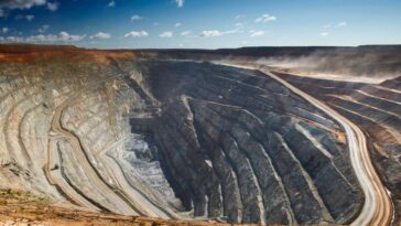 Les roches au micro-ondes pourraient aider les opérations minières à retirer le CO2 de l'air