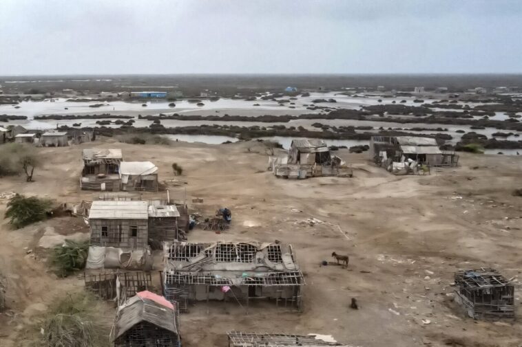 Mort d'un delta: L'INDUS du Pakistan coule et se rétrécit