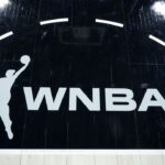 Pourquoi les hommes adultes lancent-ils des godes sur les jeux WNBA, et WTF est-ce que Crypto a à voir avec cela?