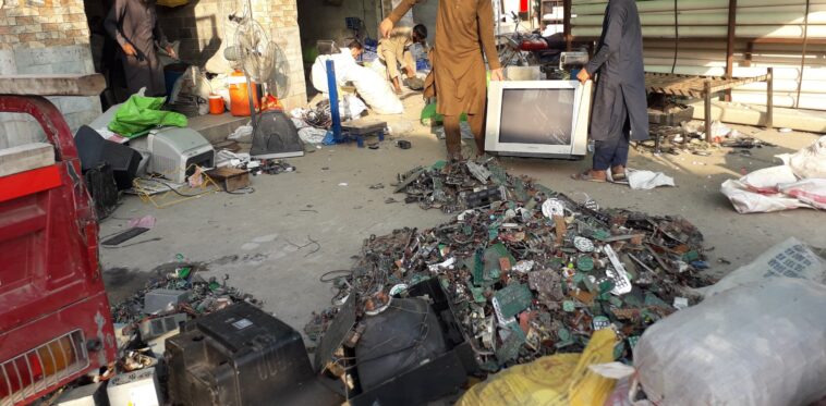 Recyclage informel des déchets électroniques au Pakistan: une crise environnementale cachée