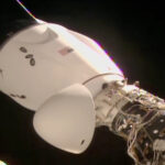 SpaceX offre quatre astronautes à la Station spatiale internationale seulement 15 heures après le lancement