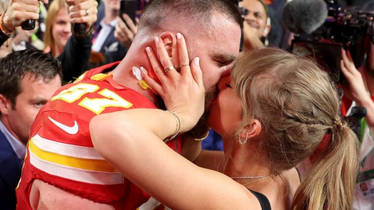 Taylor Swift et Travis Kelce sont engagés