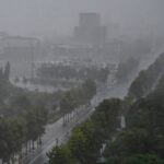 Typhoon Kajiki crée le Vietnam, en tuant un alors que des milliers d'évacuation