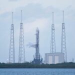 Ula Vulcan traverse le ciel nocturne sur la mission de sécurité nationale historique