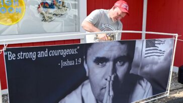 Les influenceurs préférés de Charlie Kirk ont ​​un message partagé: allez à l'église