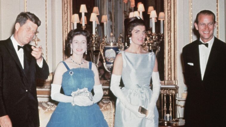 La reine des conseils intemporels Elizabeth II a partagé avec Jackie Kennedy