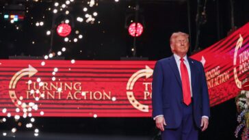 Lors des funérailles de Charlie Kirk, «le pouvoir du martyre» et «une fureur juste» étaient exposées