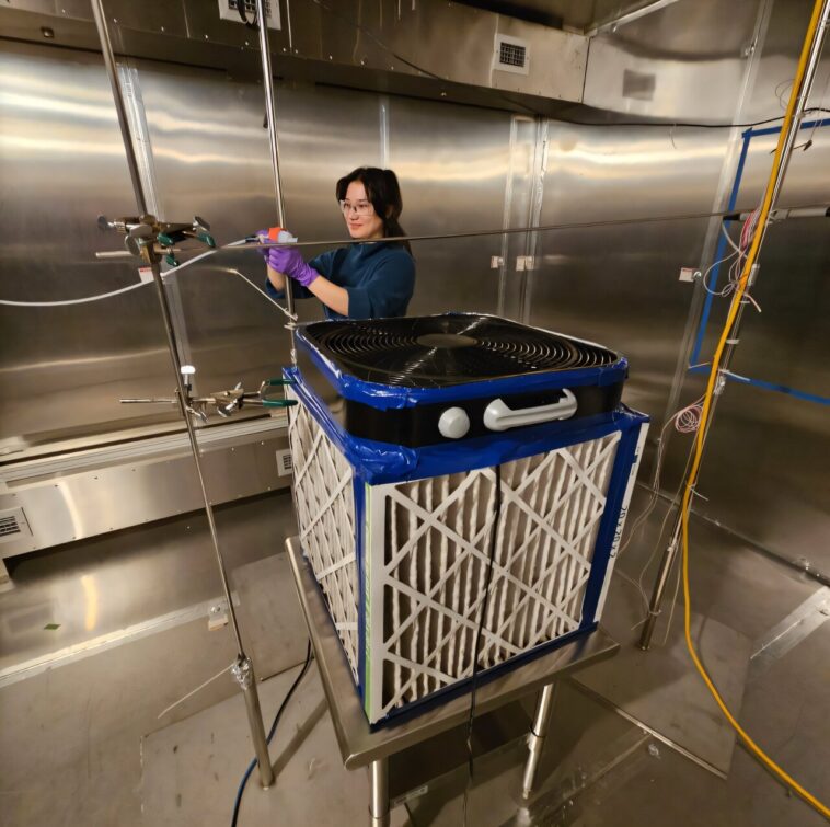 Certains nettoyeurs d'air libèrent des sous-produits nocifs. Maintenant, nous avons un moyen de les mesurer Certains nettoyeurs d'air libèrent des sous-produits nocifs. Maintenant, nous avons un moyen de les mesurer