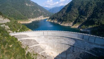 Comment les barrages et tunnels de l'hydroélectricité imprévus de l'Inde perturbent les paysages de l'Himalaya