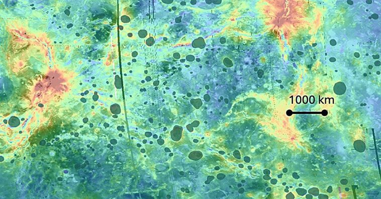 Des collines terrasses aux soufflés effondrés, les scientifiques décodent la mystérieuse surface de Venus