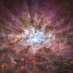 Des trous noirs supermassifs enveloppés de poussière dans l'univers précoce