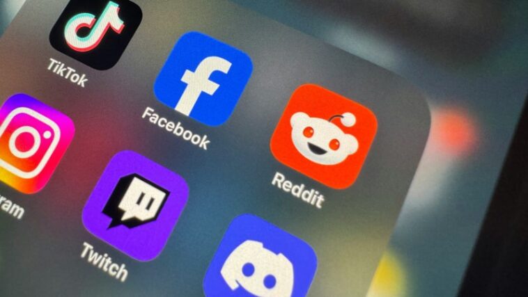 L'IA peut-elle repérer les effets secondaires nocifs de la santé sur les réseaux sociaux?