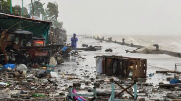 La Chine se prépare à évacuer 400 000 alors que Super Typhoon touche l'atterrissage aux Philippines