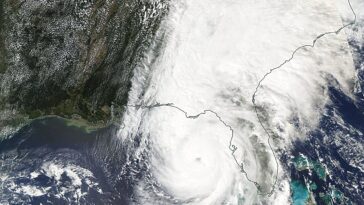 La nouvelle recherche relie la taille de la taille des ouragans aux pics de température de l'océan local