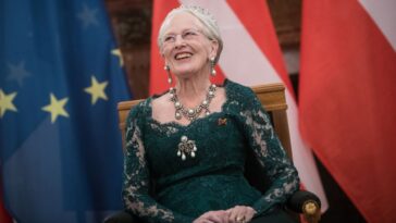 La reine du Danemark Margrethe II a abdiqué le trône, puis a fait de son fils un nouveau