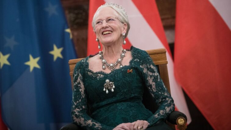 La reine du Danemark Margrethe II a abdiqué le trône, puis a fait de son fils un nouveau