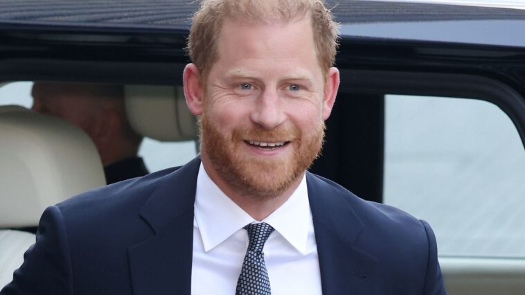 Le prince Harry espère visiter le roi Charles lors de la visite de Londres, disent des sources
