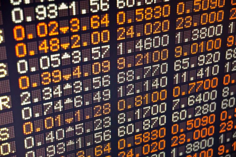 Electronic stok data board.