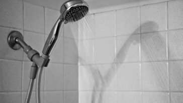 Mappage américain Utilisation de l'eau des ménages: les toilettes et les douches dominent, tandis que les humidificateurs entraînent une utilisation dans les villes sèches
