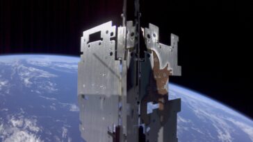 Selfies de l'espace: la nanosatellite termine la première phase de la mission