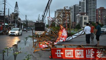 `` Tout cassé '': les résidents chinois du Typhoon Path évaluent les dommages