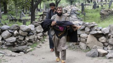 Un tremblement de terre détruit les villages de l'est de l'Afghanistan et tue 800 personnes, avec 2 500 blessés