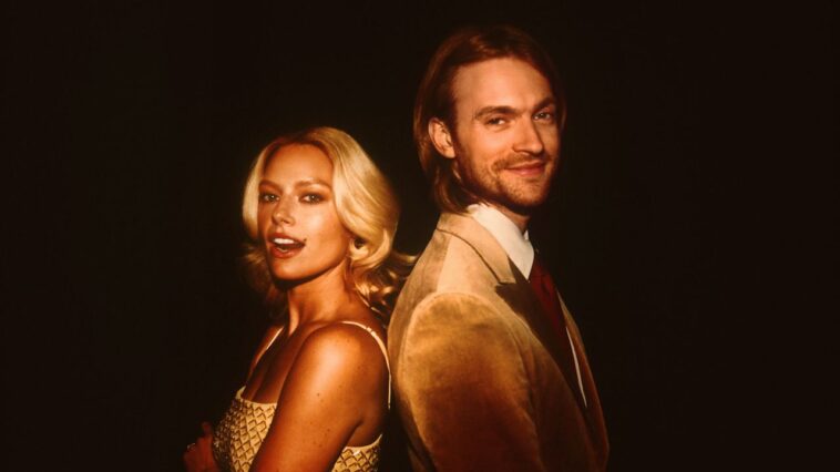 Finneas et Ashe révèlent qu'ils ont commencé les faveurs en secret - maintenant ils prennent d'assaut la scène