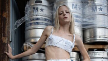 Kai Schreiber, Naomi Watts et la fille de Liev Schreiber, est la star de la Fashion Week